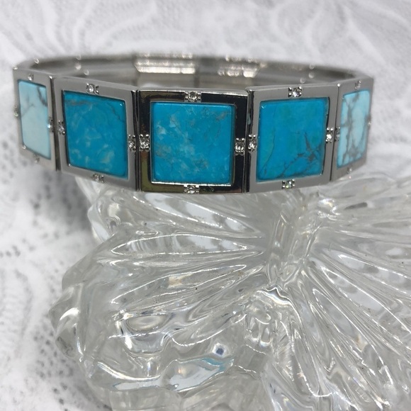 SILVER tone stretch stone and mop inlay bracelet with turquoise like stones. - Picture 2 of 6